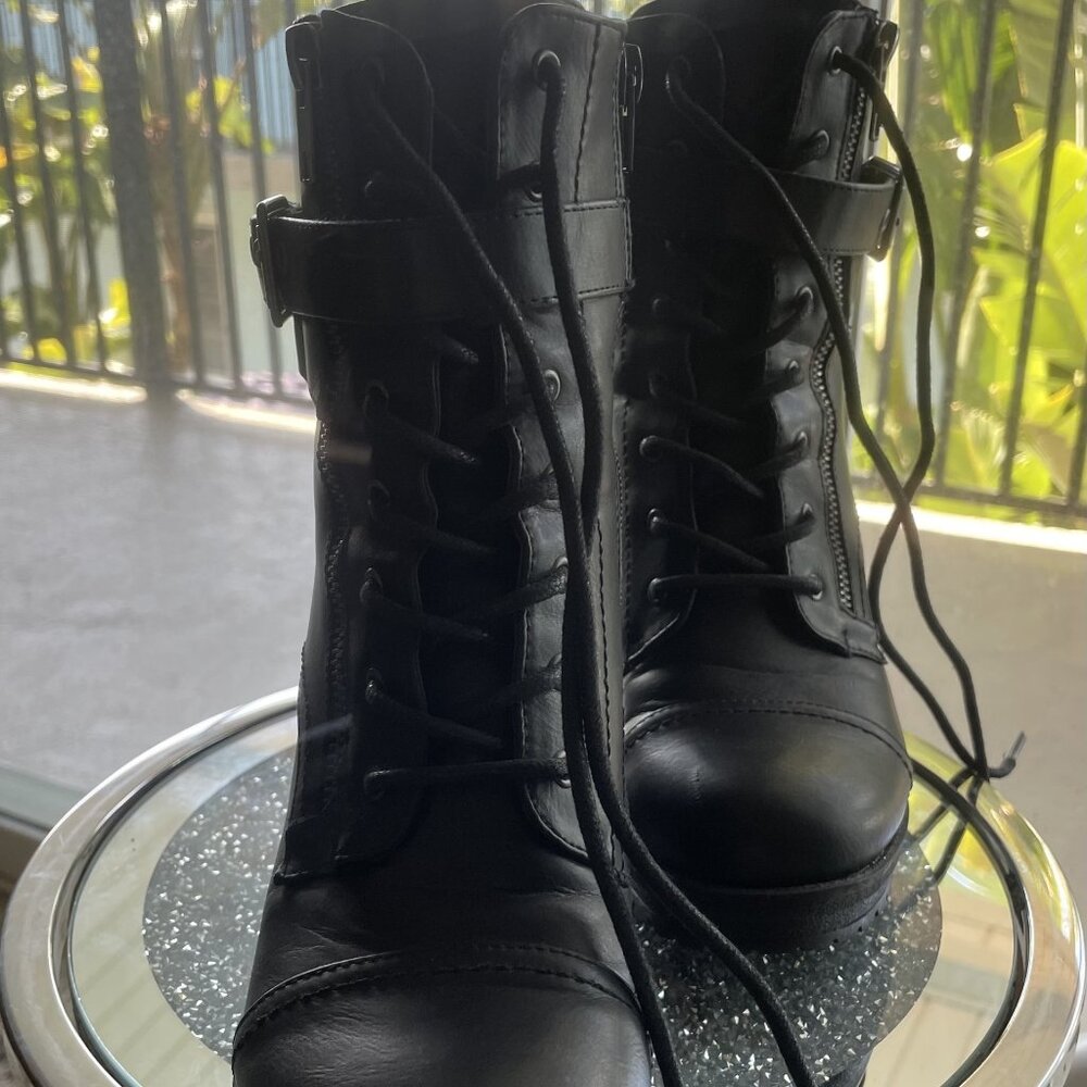 🤑SOLD🤑BLACK Vegan Leather BOOTS (7) - Picture 3 of 6